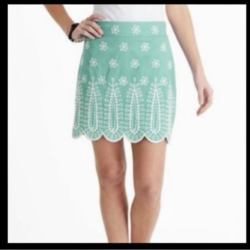 🌟3 for $30🌟 | NWOT | Vineyard Vines | Embroidered Scalloped Hem | Seafoam | 6